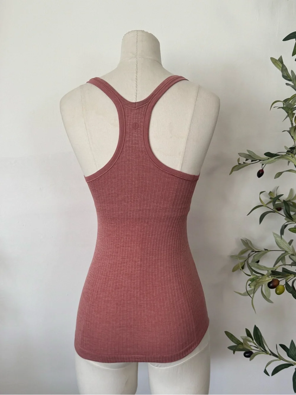 Lululemon Racerback Tank Top Size 2 Dusty Rose Built-In Bra